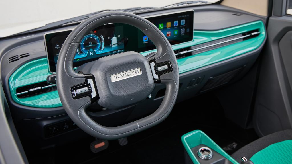 Interior del Invicta Pony.