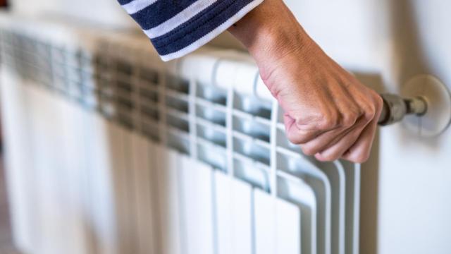 Dejar la calefacción encendida todo el día: así afecta a tu factura.