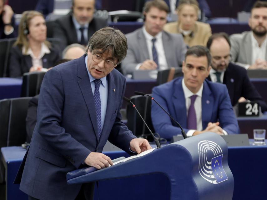 El expresidente de la Generalitat, Carles Puigdemont, y el presidente del Gobierno, Pedro Sánchez, este miércoles en Estrasburgo.