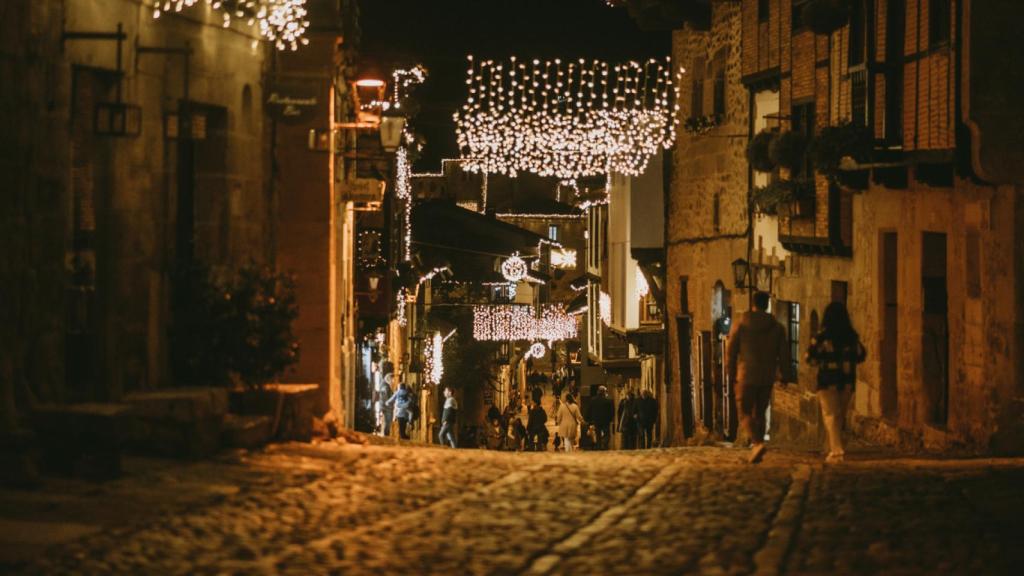 Santillana del Mar se convierte en la escapada navideña favorita en Cantabria.