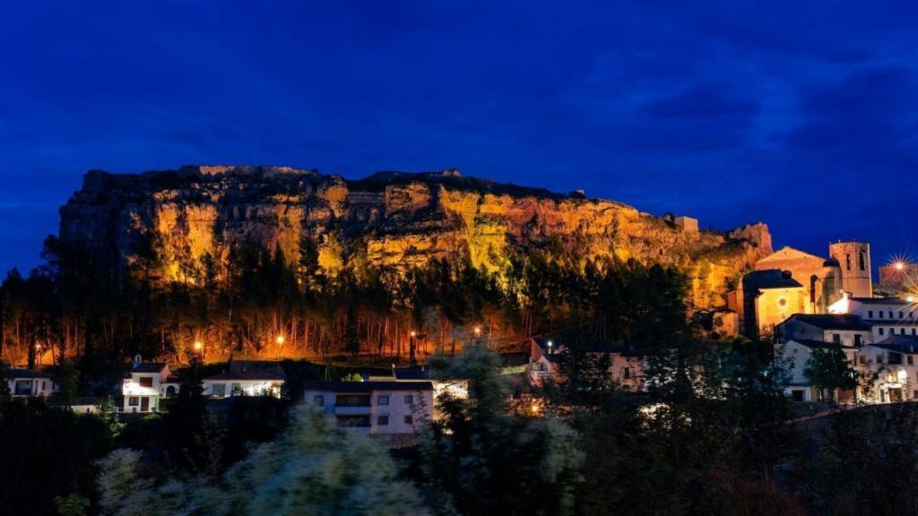 Imagen de Alpuente de noche.