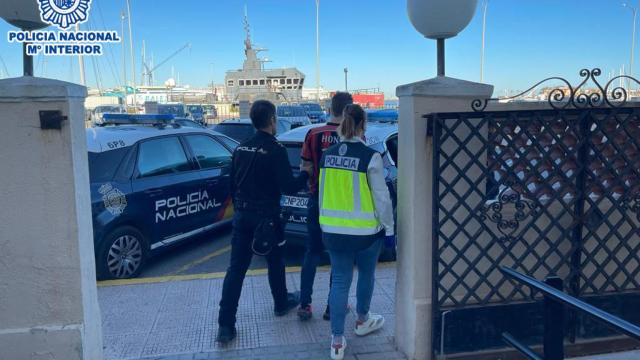 Momento de las detenciones en Denia.