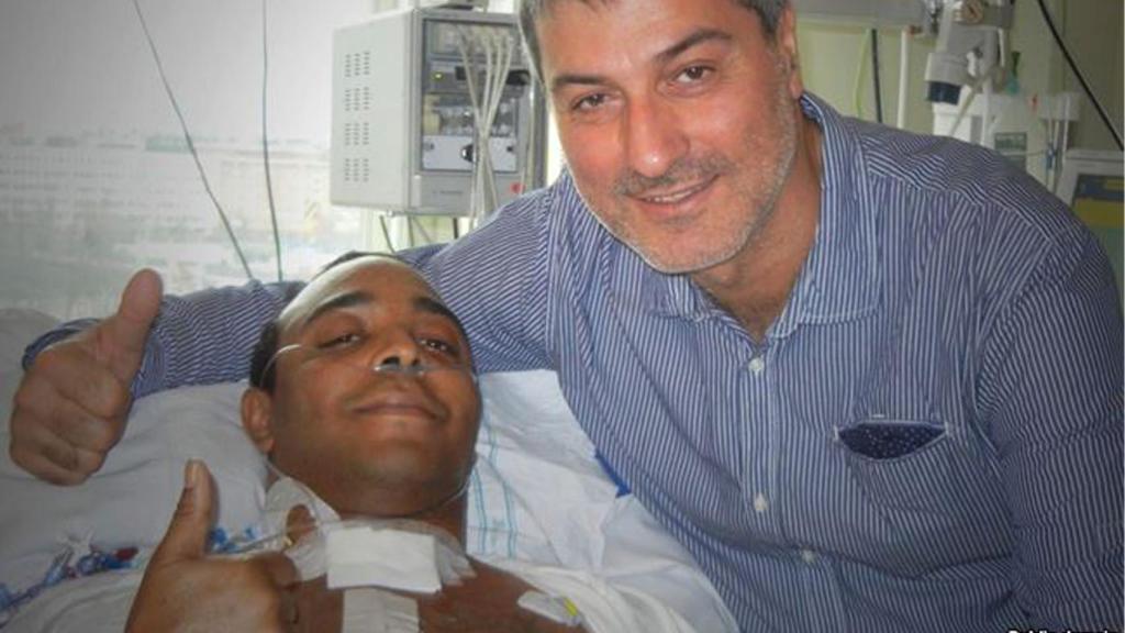Macchiarini junto con Christopher Lyles, fallecido a los pocos meses del trasplante.