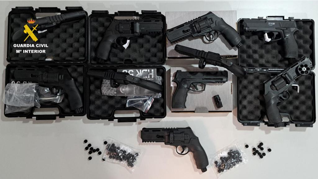 La Guardia Civil interviene 11 peligrosas armas en Albacete gracias a las redes sociales