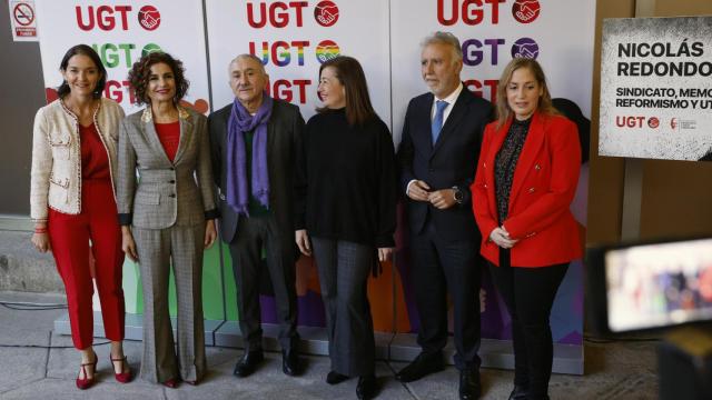 Reyes Maroto, María Jesús Montero, Pepe Álvarez, Francina Armengol, Ángel Víctor Torres e Iratxe García, este jueves en el homenaje a Nicolás Redondo Urbieta en la sede de UGT.