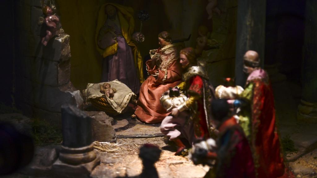 Belén napolitano que acoge la capilla del Museo de Historia de Madrid.