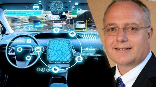 Wayne Lyons, director de marketing de automoción de AMD