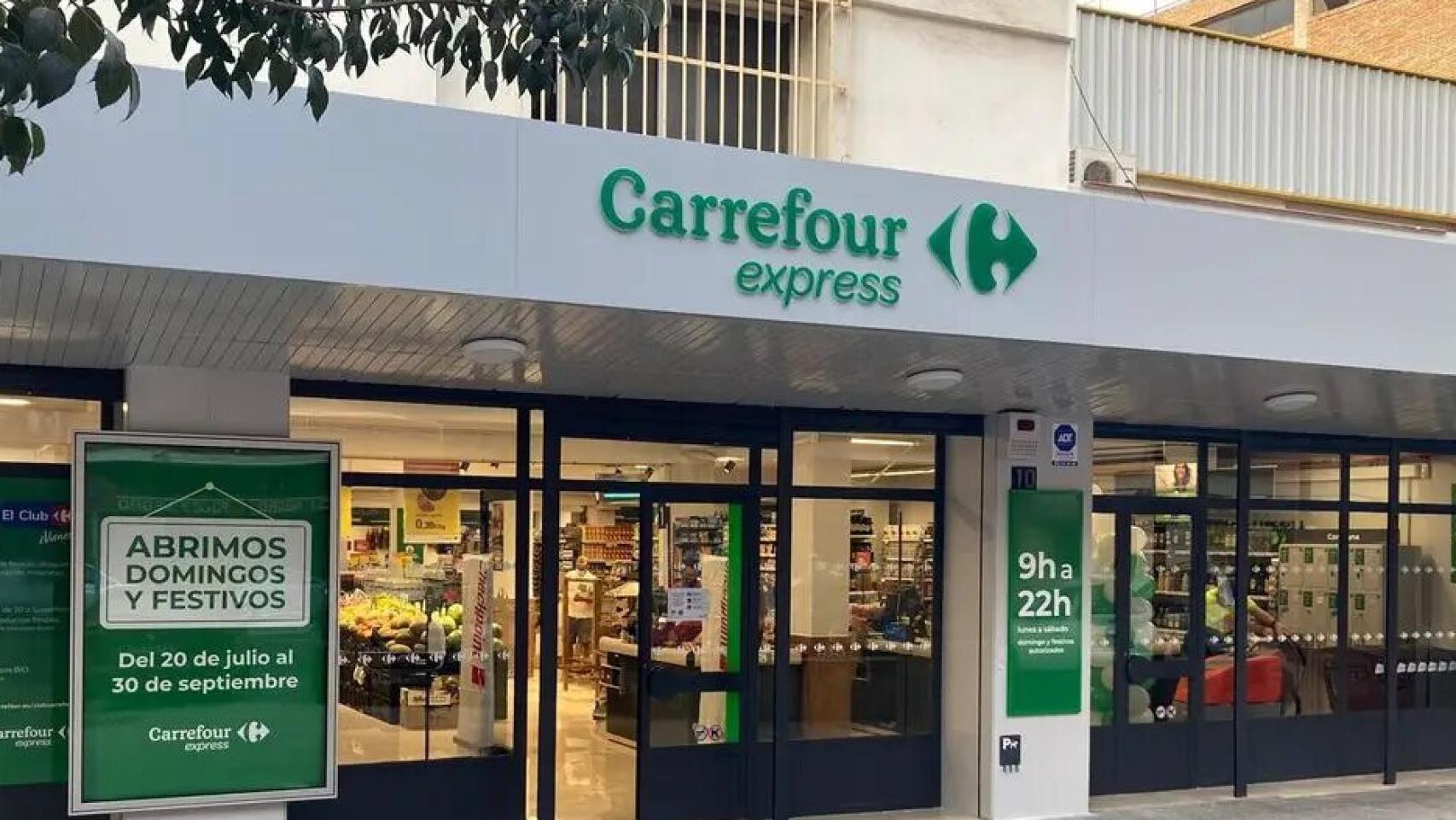 Fachada Carrefour.