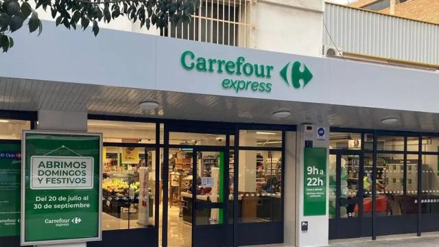 Fachada Carrefour.