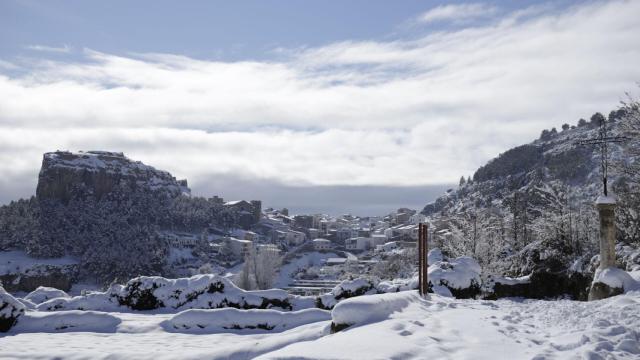 Este pueblo de Valencia ofrece un cambio de vida a albañiles,  electricistas, fontaneros y emprendedores. EE