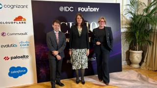 Belso, Sáez y Serna, en la ceremonia de los premios en Madrid este jueves.