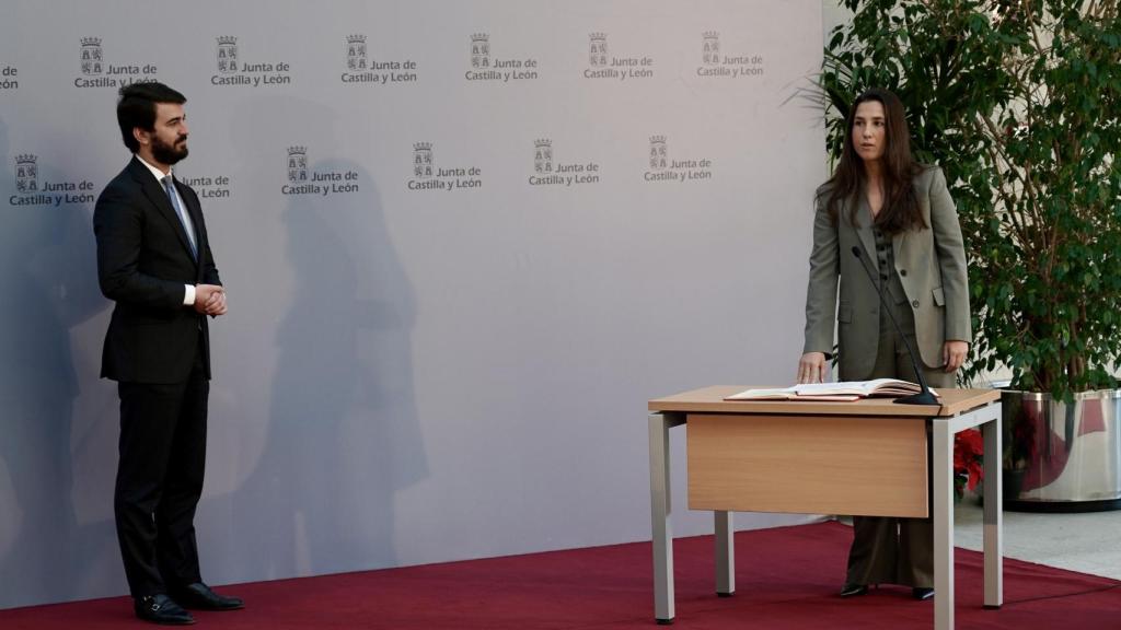 El vicepresidente de la Junta, Juan García-Gallardo, durante la toma de posesión de su nueva mano derecha, Ana Belén Ruiz.