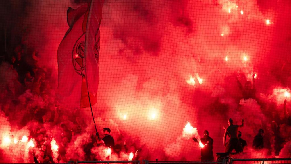 Aficionados del Ajax durante un partido.