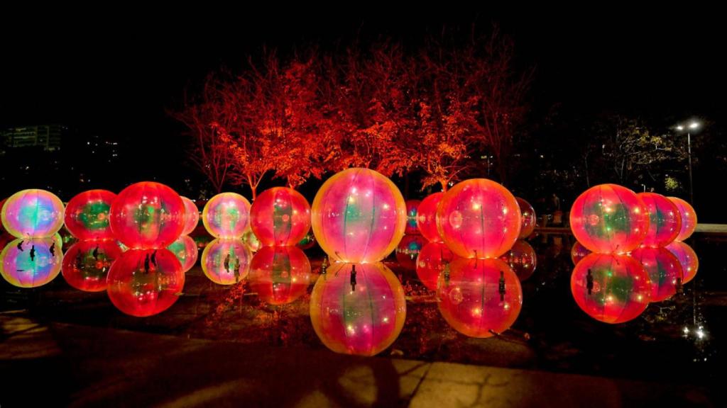 Las bolas hinchables de Arganzuela.