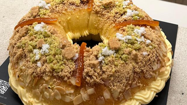 El rosón relleno de crema de queso.