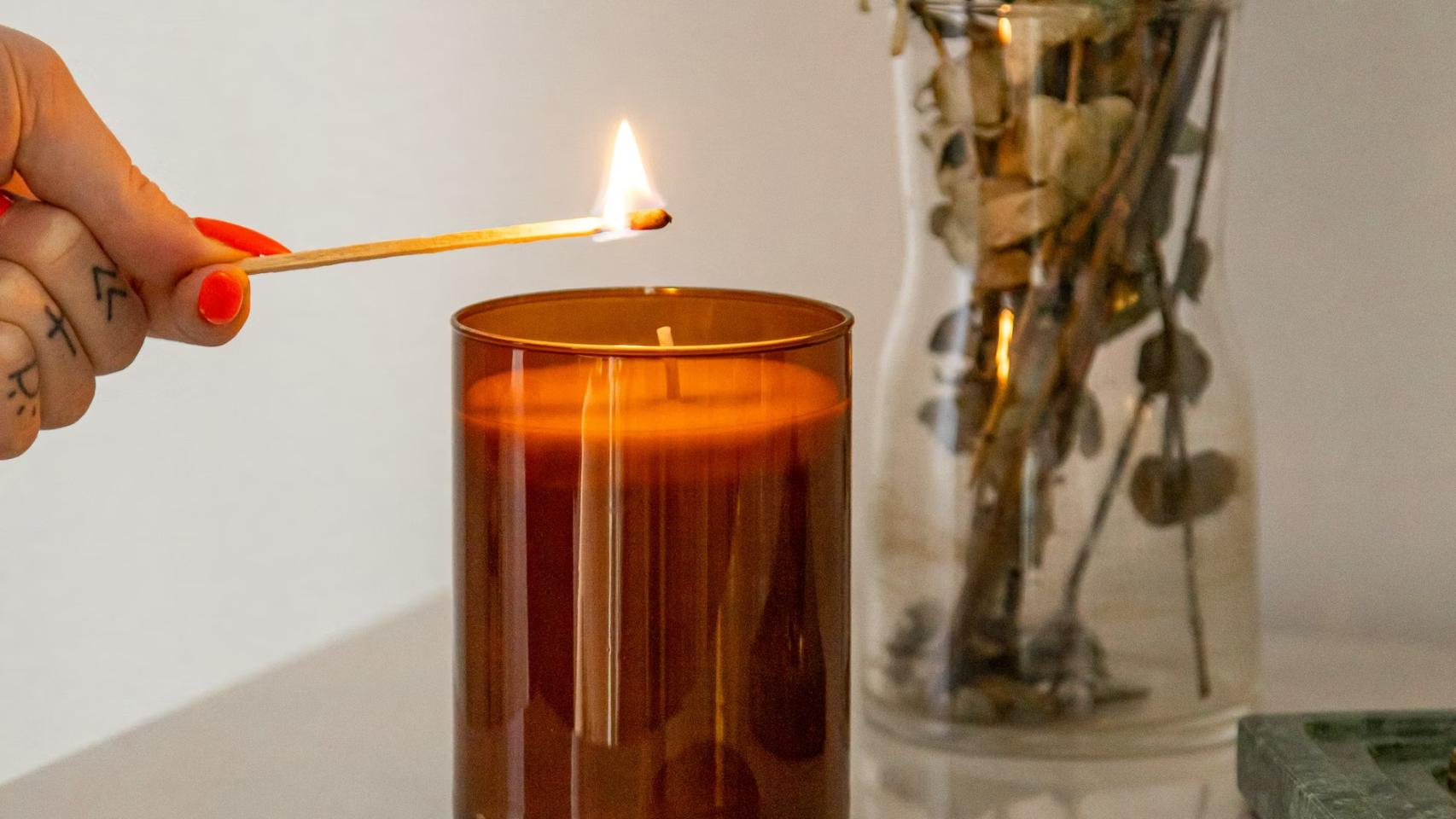 photo-1612293905607-b003de9e54fb