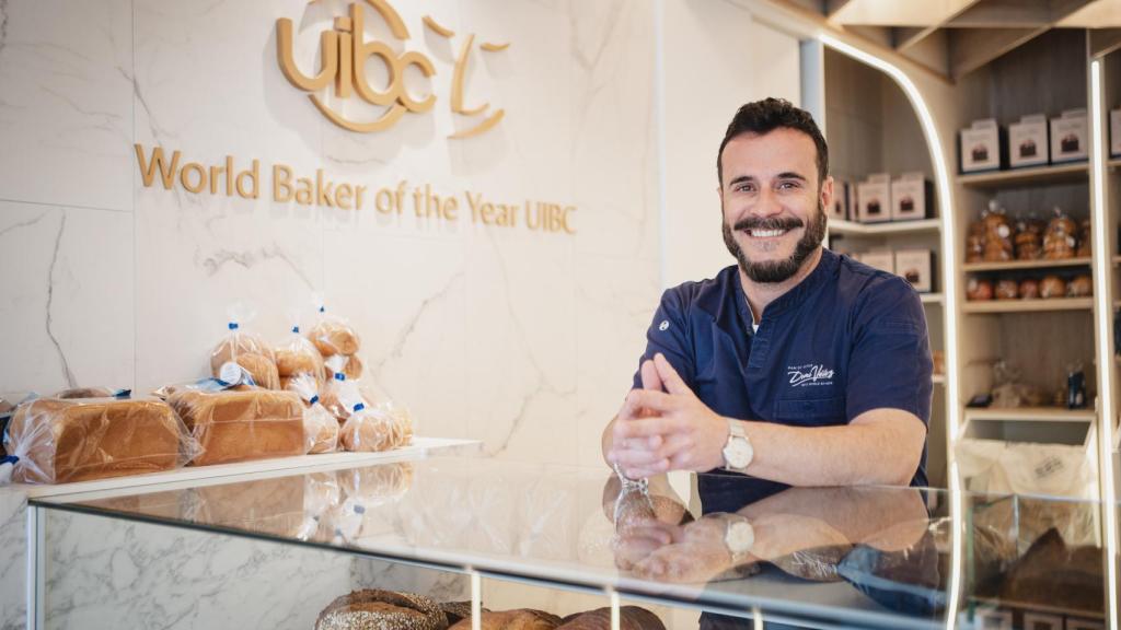 Domi Vélez, en su local de la Plaza de España.