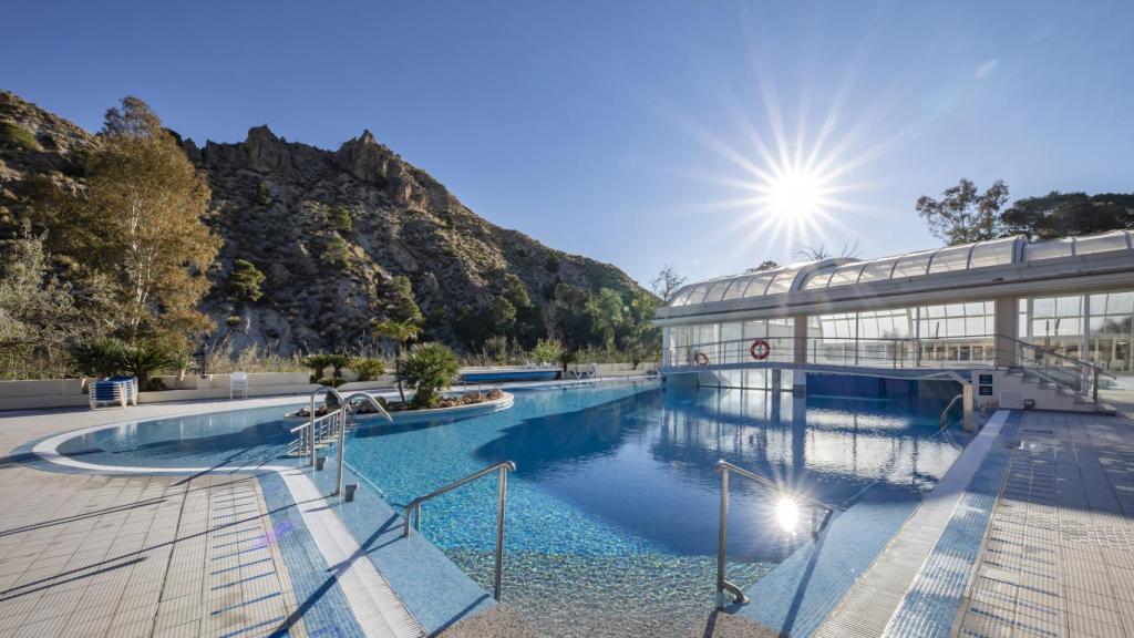 Una vista del exterior del balneario de Archena.