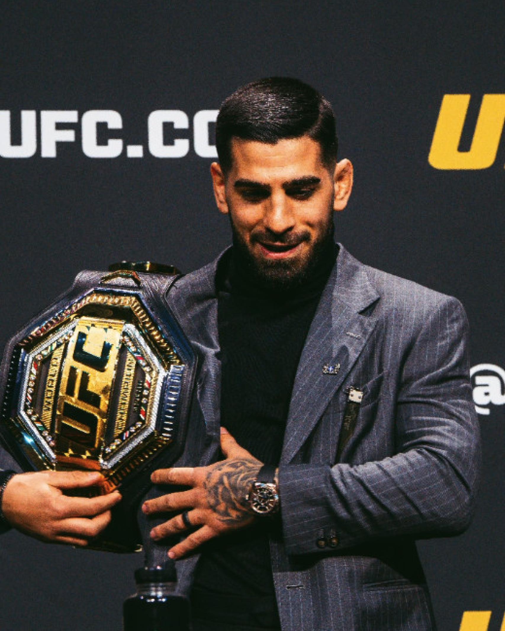Ilia Topuria, con un título de la UFC