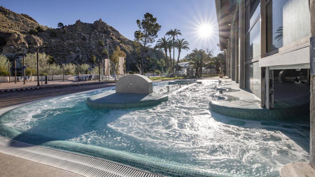 Otra de las vistas exteriores del balneario de Archena