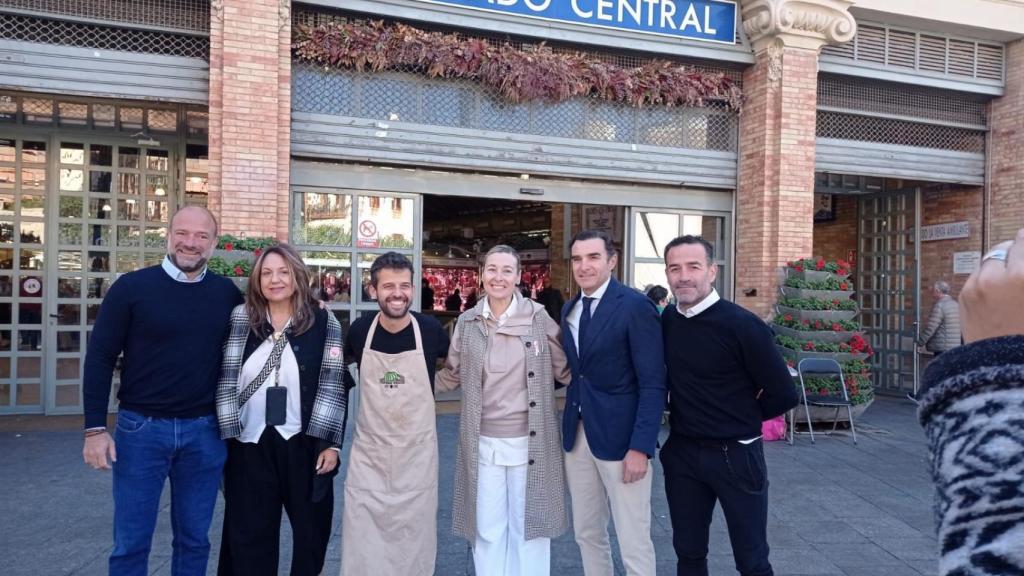 Alicante celebra la Navidad Alternativa Cultural para impulsar el comercio.