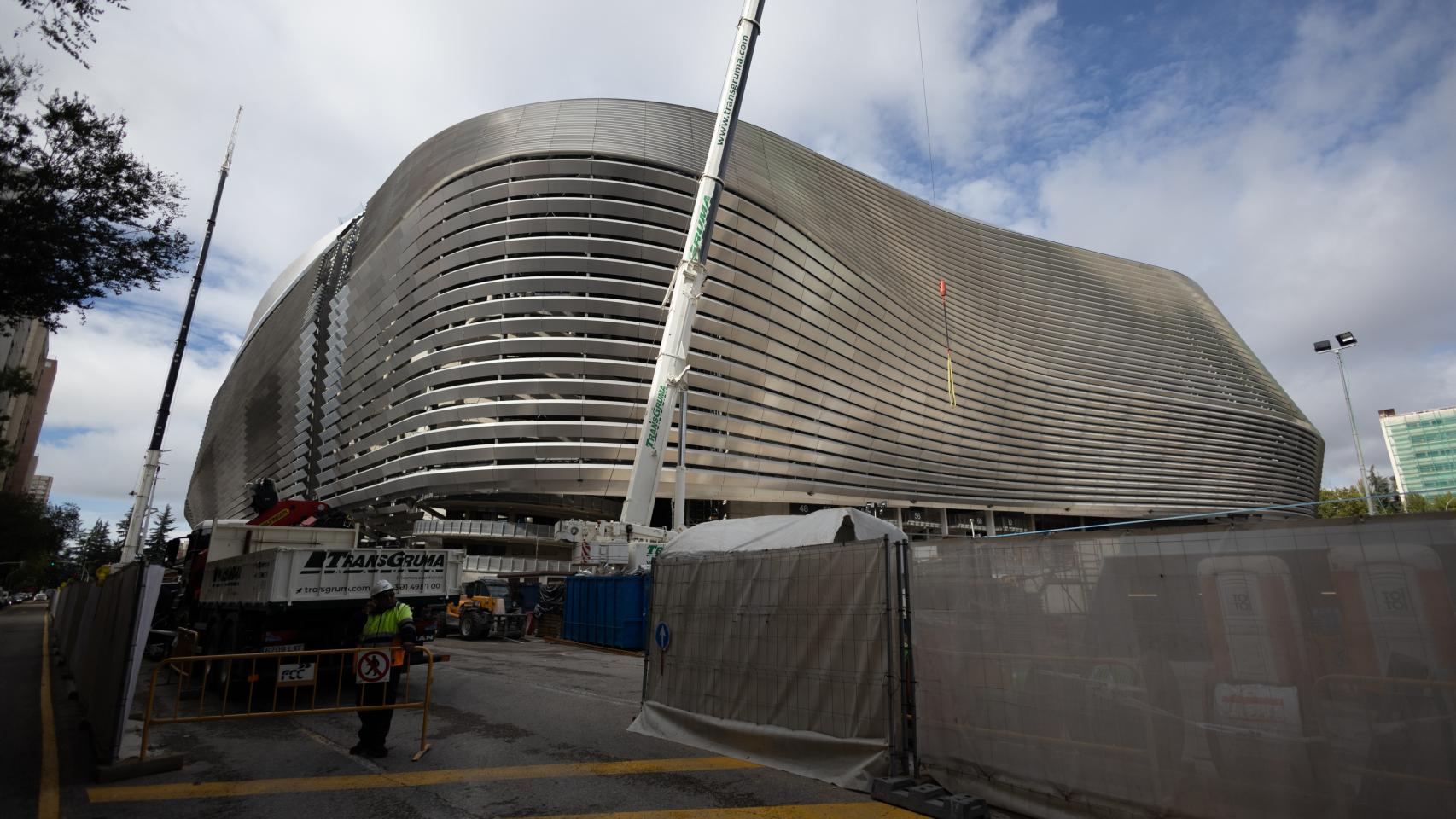 Obras del Santiago Bernabéu, en octubre de 2023