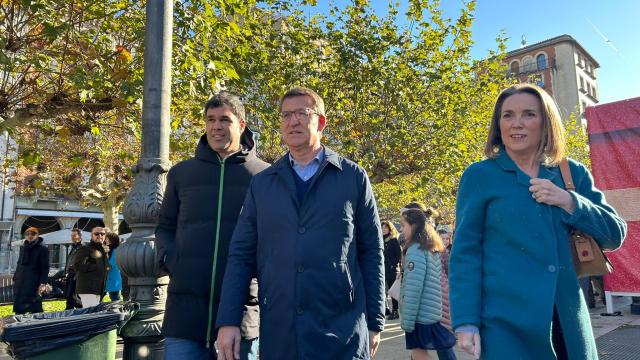 Feijóo a su llegada la Plaza Consistorial de Pamplona