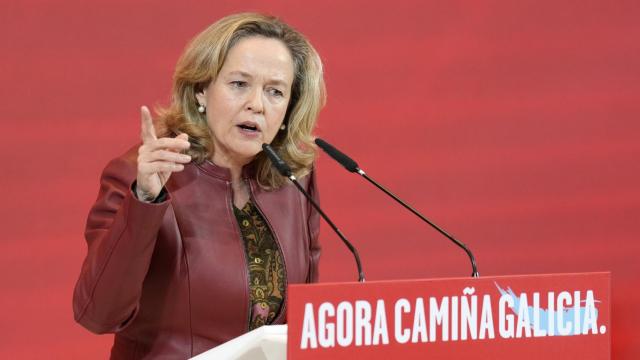 La vicepresidenta primera del Gobierno y ministra de Economía, Comercio y Empresa, Nadia Calviño, interviene durante la clausura de la Convención Política del PSdeG, en la Cidade da Cultura de Galicia.