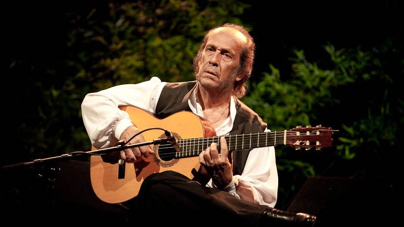 Paco de Lucía. Foto: Simon Pletjenskan