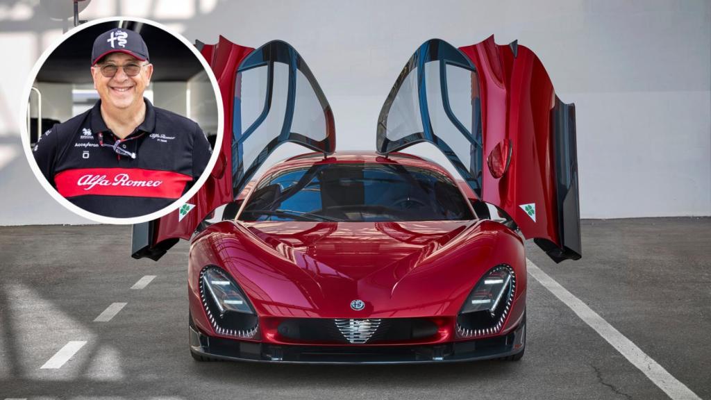 Jean-Philippe Imparato, CEO de Alfa Romeo, junto con el 33 Stradale.