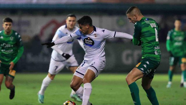 Davo durante un partido entre Deportivo y Arenteiro