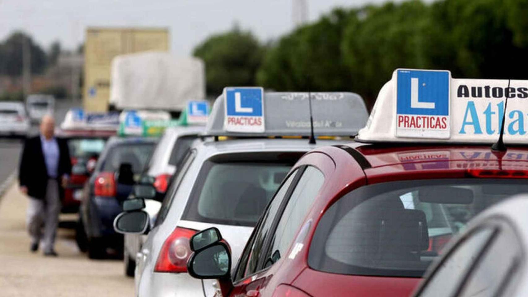 Cuatro meses de espera para hacer el examen de conducir: 30.000 valencianos sufren el atasco de la DGT