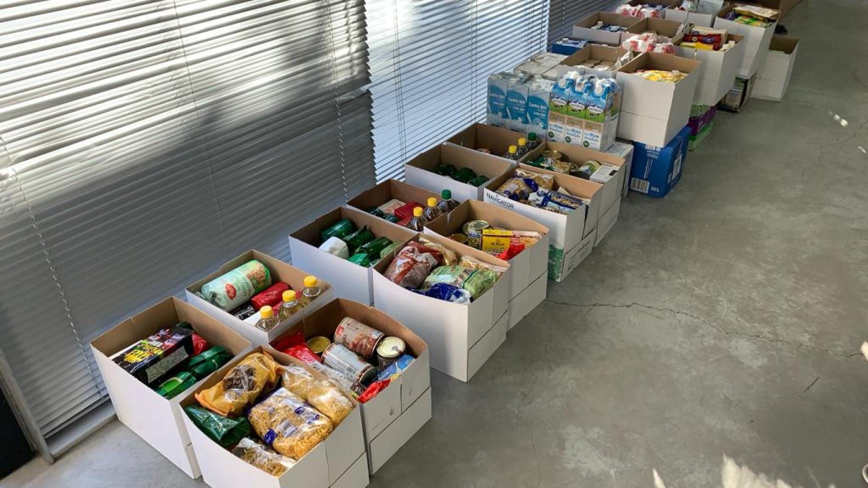 Cajas de alimentos recogidos por la Universidad de Alicante.