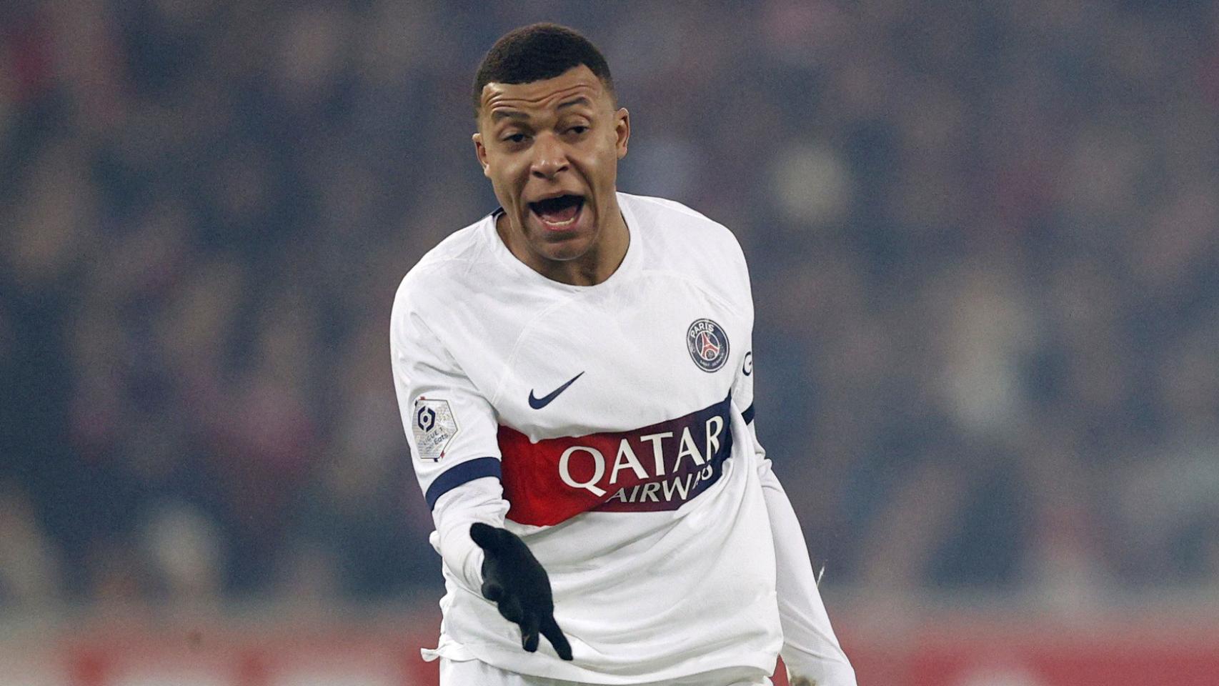 Kylian Mbappé protesta en un partido con el PSG