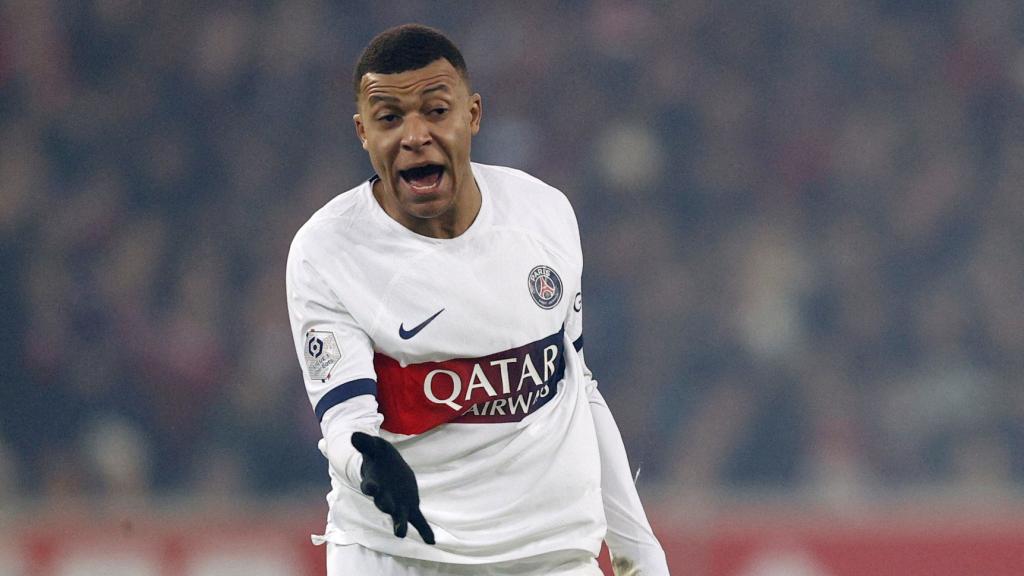 Kylian Mbappé protesta en un partido con el PSG