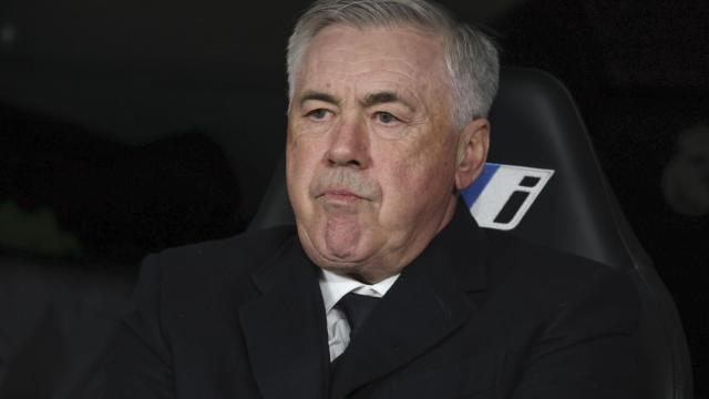 Ancelotti, en el banquillo del Real Madrid durante el partido frente al Villarreal.
