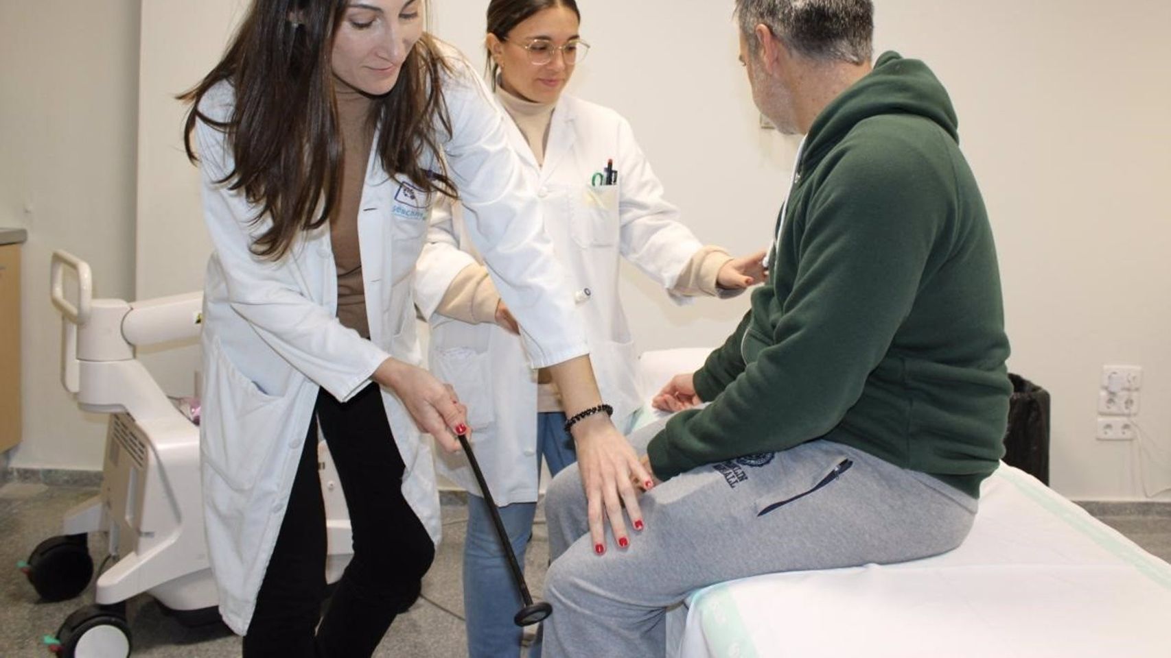 Imagen de archivo de un paciente de esclerosis múltiple en rehabilitación.
