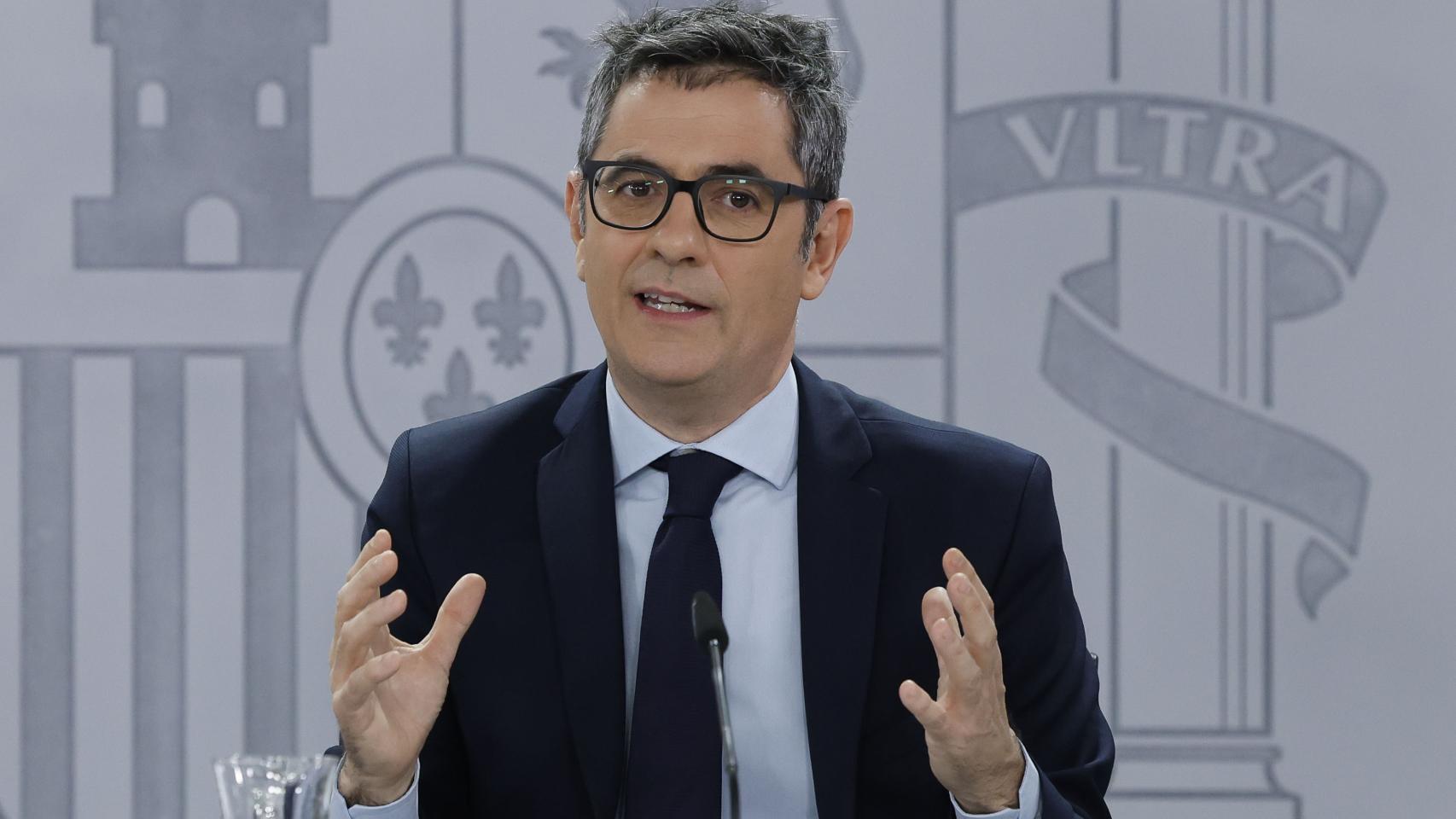 Bolaños, ministro de la Presidencia y Justicia, en la rueda de prensa posterior a la reunión del Consejo de Ministros, este martes en Moncloa.