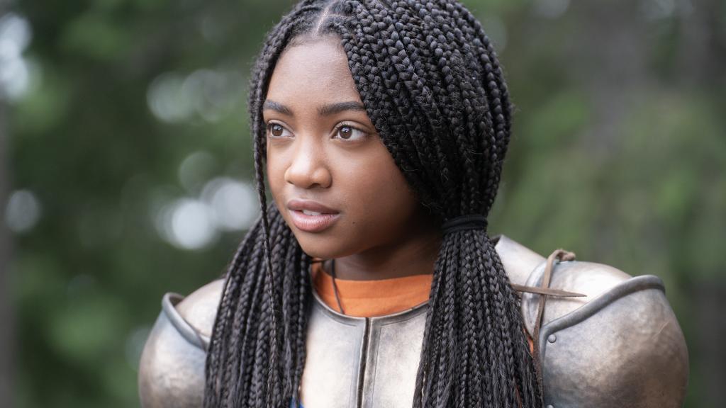 Leah Sava Jeffries es Annabeth en la serie.