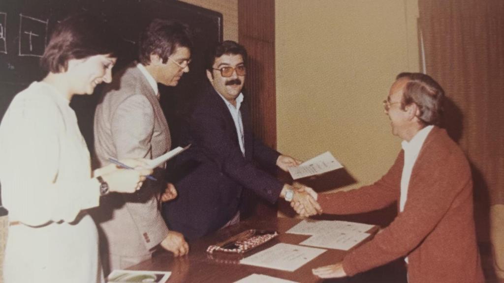 El doctor Mazón en la Semana Mundial de la Cruz Roja en Alicante, 1982.