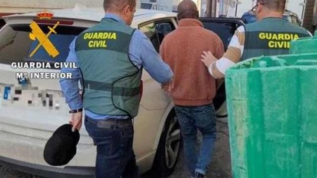 Una de las personas que estafaba dinero a una empresa de Arroyo de la Encomienda