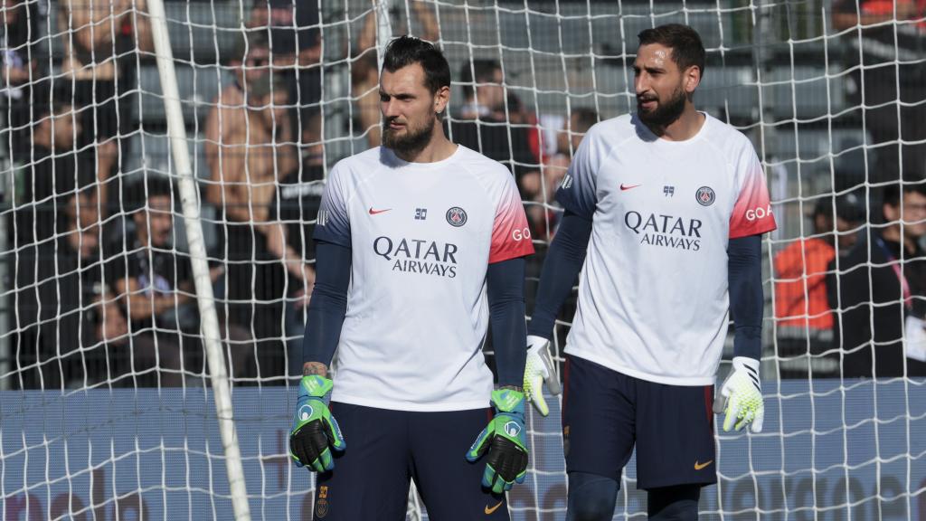 Alexander Letellier, junto a Gianluigi Donnarumma