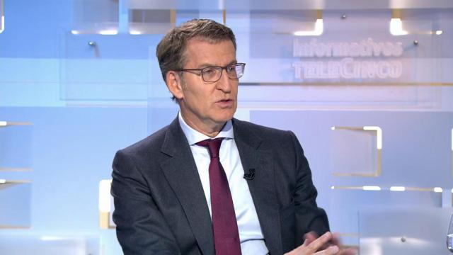 El líder del PP, Alberto Núñez Feijóo, este martes en Telecinco.