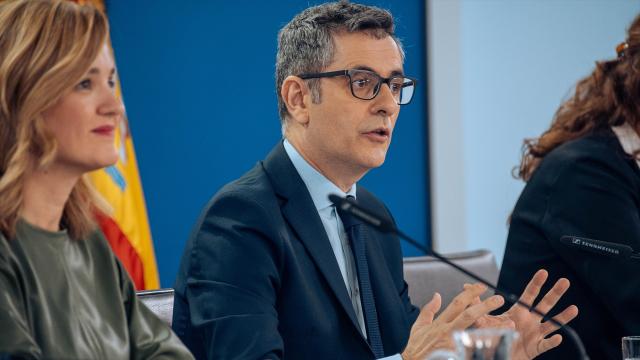 El ministro Bolaños, durante la rueda de prensa posterior al Consejo de Ministros./