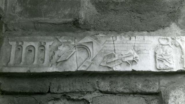 Una de las últimas fotos del relieve robado. 1968