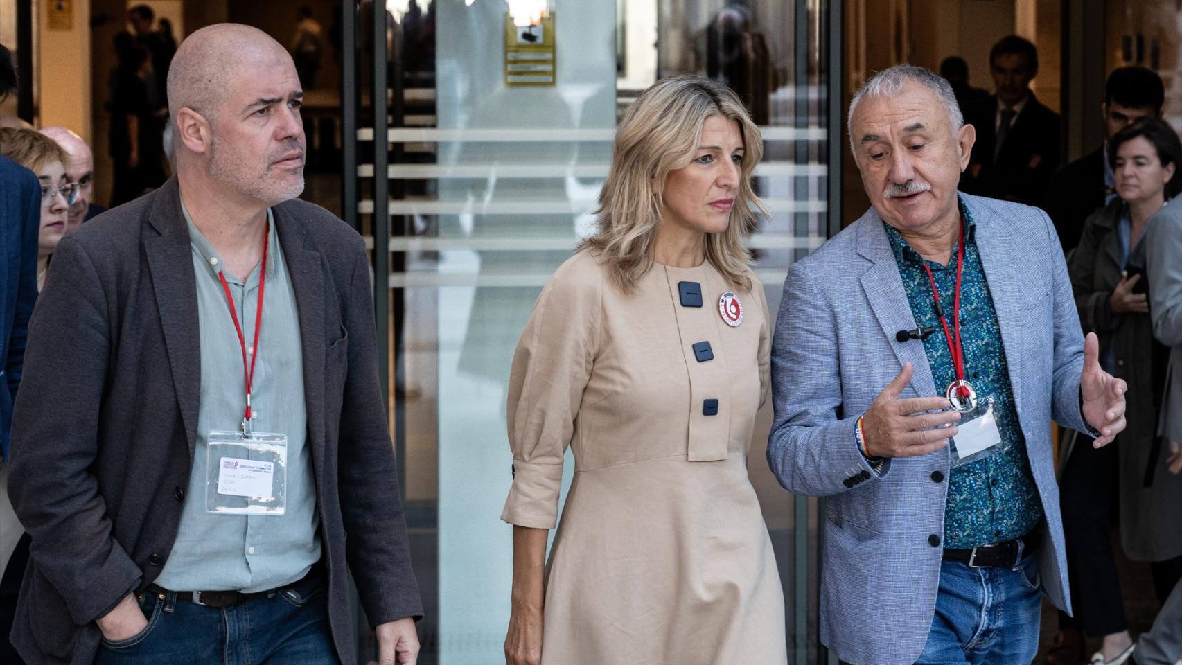(I-D) El secretario general de CCOO, Unai Sordo; la vicepresidenta segunda y ministra de Trabajo y Economía Social en funciones, Yolanda Díaz, y el secretario general de UGT, Pepe Álvarez, en una imagen de archivo.