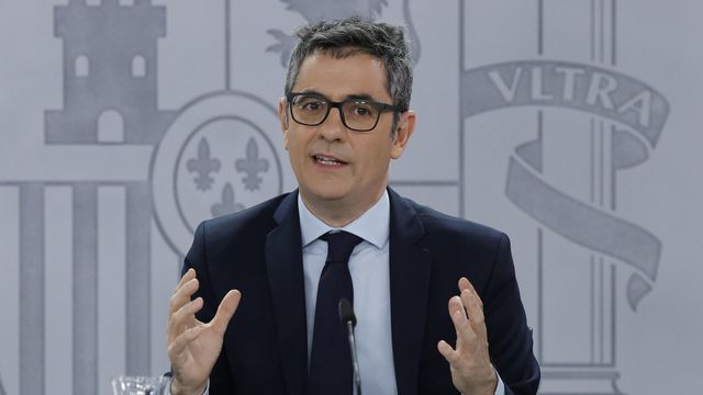 El ministro de la Presidencia, Justicia y Relaciones con las Cortes, Félix Bolaños, durante la rueda de prensa posterior a la reunión del Consejo de Ministros, este martes en Moncloa.