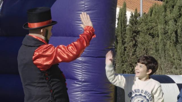 Uno de los momentos de la campaña navideña de Famadesa.