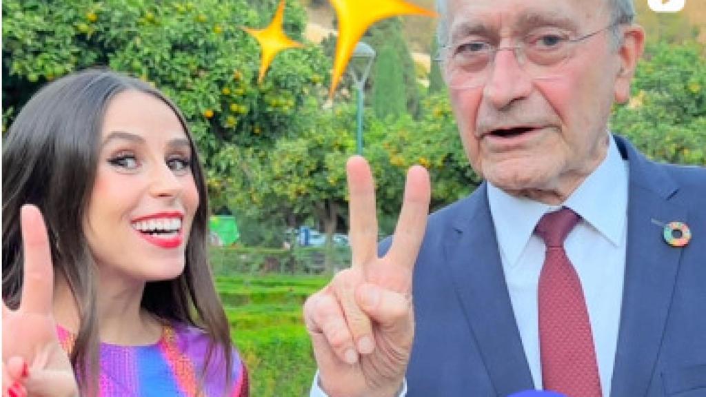 El alcalde de Málaga y la influencer María Speaks English.