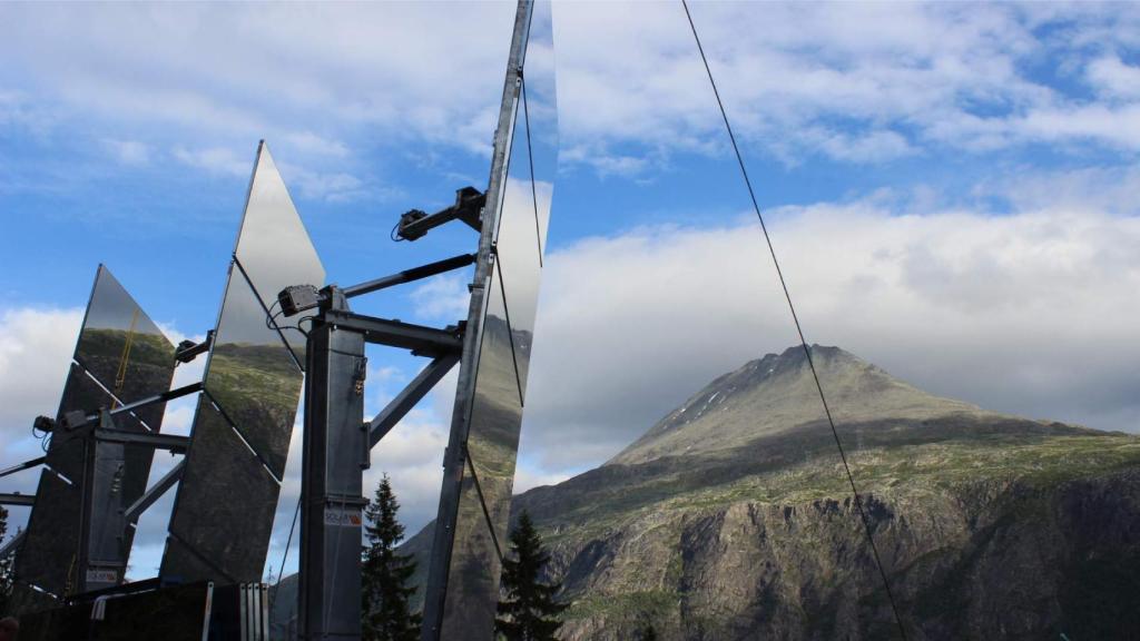 Los tres heliostatos de Rjukan